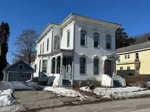 16 Jackson St, Amsterdam, NY 12010