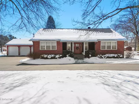 274 Osborne Rd, Loudonville, NY 12211