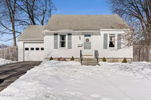 28 Rooney Ave, Albany, NY 12205