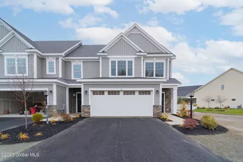 50 Priddle Ln, Latham, NY 12110