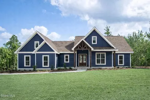 27 Hidden Pond Way, Gansevoort, NY 12831