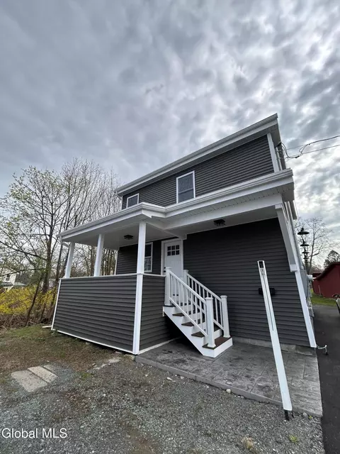 14 Park Way, Castleton On Hudson, NY 12033