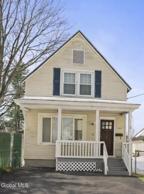 1064 Hegeman St, Schenectady, NY 12306