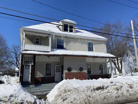 207 N Market St, Johnstown, NY 12095