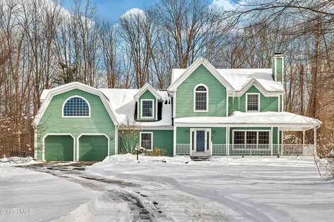 17 Terrace Rd, Queensbury, NY 12804