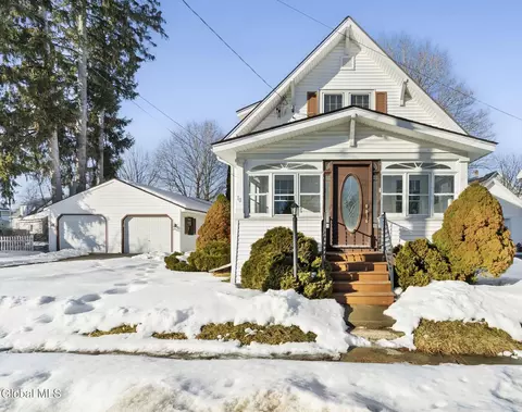 10 Crescent Ave, Amsterdam, NY 12010