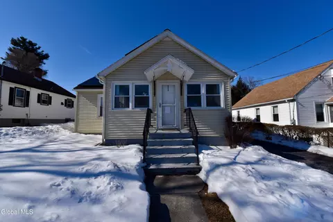 27 Sidney Ave, Waterford, NY 12188
