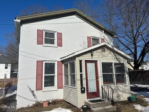 13 111th St, Troy, NY 12182