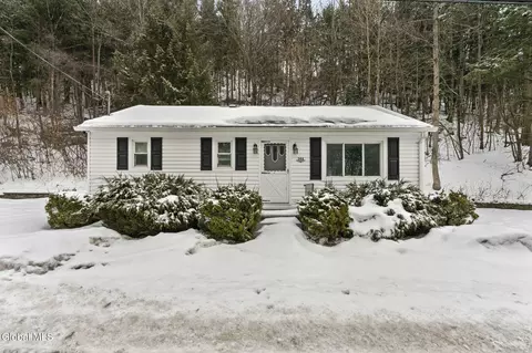 164 Cranes Hollow Rd, Amsterdam, NY 12010