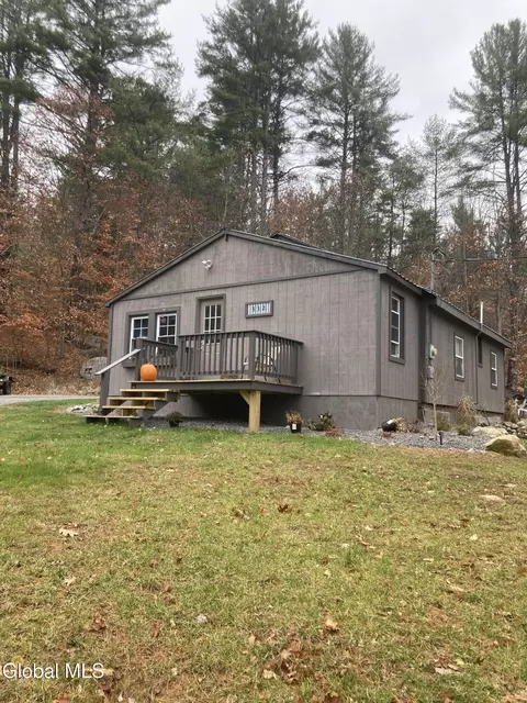 332 Olmstedville Rd, North Creek, NY 12853