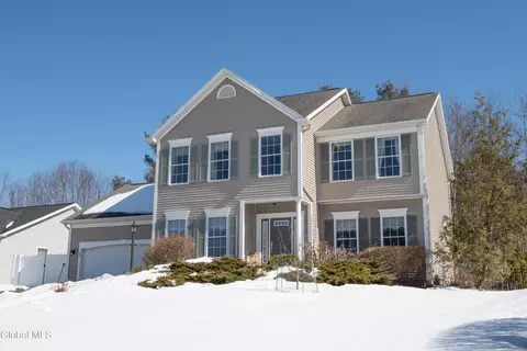 33 Aster Dr, Rexford, NY 12148