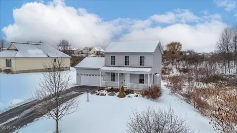 10 Camber Ct, Mechanicville, NY 12118