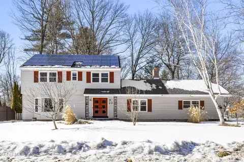 23 Woodmont Dr, Delmar, NY 12054