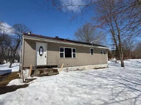 4 Wayne St, Athens, NY 12015