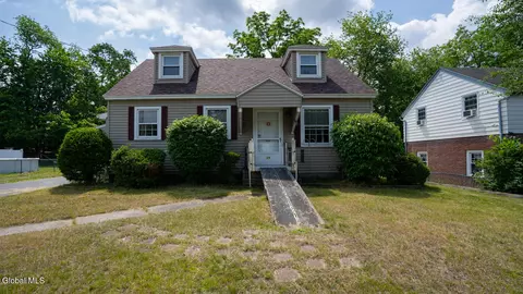 25 Fuller Ter, Albany, NY 12205