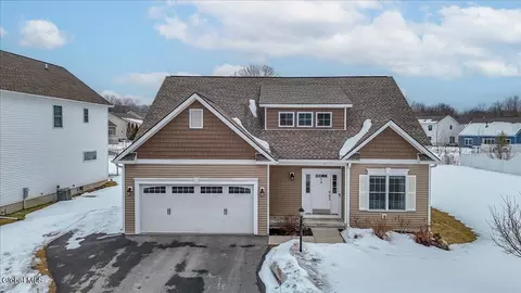 9 Lakepointe Way, Saratoga Springs, NY 12866
