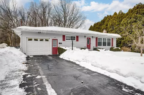 225 N Chase St, Johnstown, NY 12095