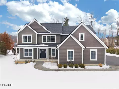 32 Linden Park Dr # A, Halfmoon, NY 12065