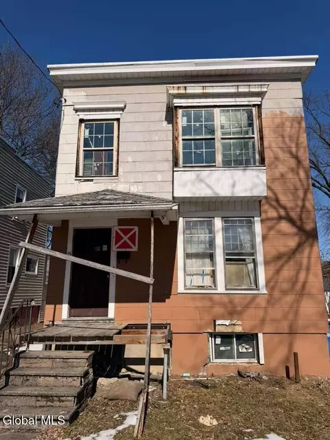 15 Bonheim St, Albany, NY 12204