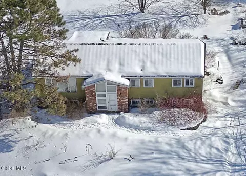 1027 Township Rd, Altamont, NY 12009