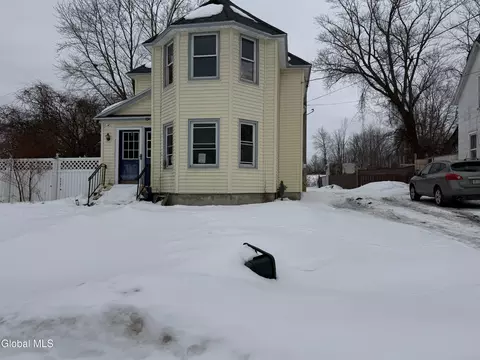 3 Cummings Ave, Johnstown, NY 12095