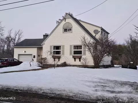 200 Meadowbrook Rd, Queensbury, NY 12804