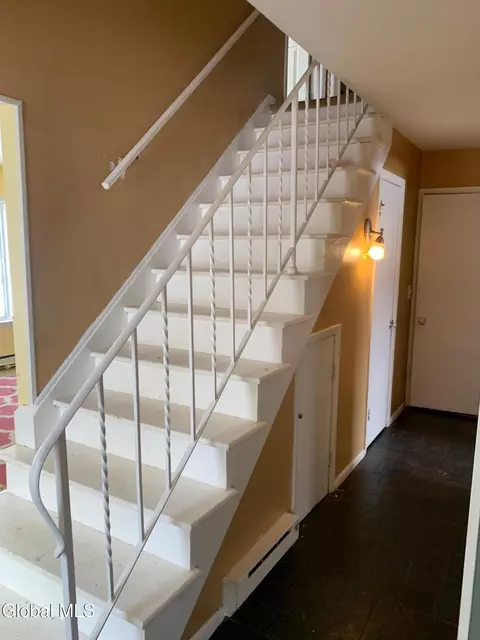 2 Leaf Rd, Delmar, NY 12054 photo 5