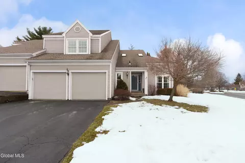 1 Ridgefield Dr, Voorheesville, NY 12186
