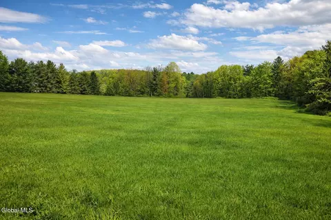 1085 Krumkill Rd, Slingerlands, NY 12159