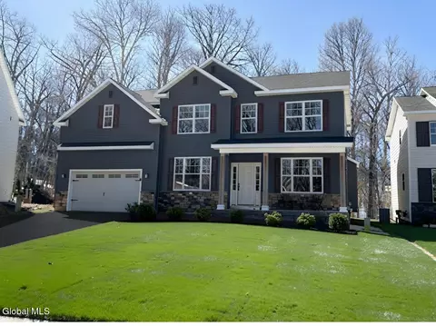 38 Tamarack St, Ballston Lake, NY 12019