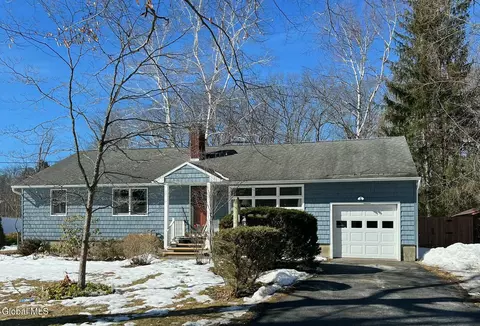 9 Forest Rd, Burnt Hills, NY 12027