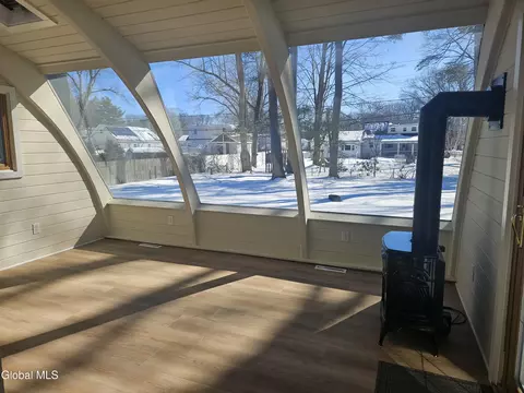 138 Willow Ln, Glenville, NY 12302 photo 6