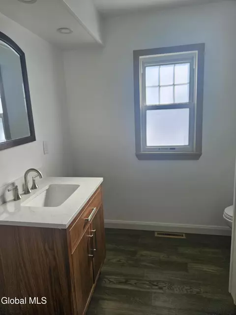 138 Willow Ln, Glenville, NY 12302 photo 8