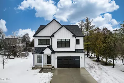 6 Platt St, Cohoes, NY 12047