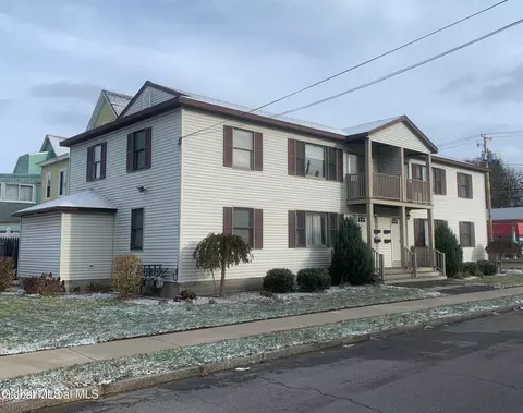461 Shannon St, Schenectady, NY 12306