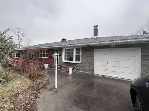 Exterior - 1911 Golf Ave, Schenectady, NY 12308 photo 2 of 3