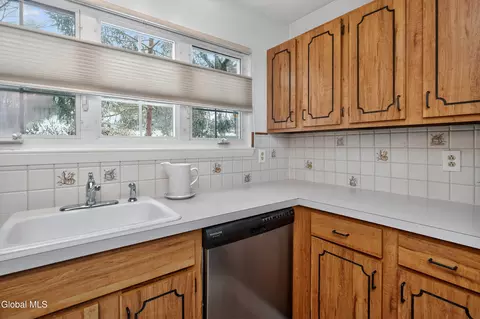 Kitchen - 30 Willow Dr, Delmar, NY 12054 photo 1 of 2