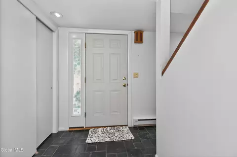 Entry Way - 30 Willow Dr, Delmar, NY 12054 photo 2 of 4