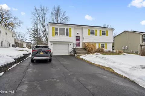 203 Deerfield Ct, Voorheesville, NY 12186