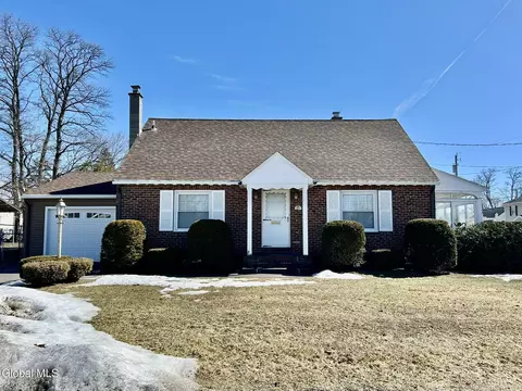 3142 Turnbull St, Rotterdam, NY 12306