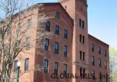 387 3rd Ave #401, Troy, NY 12182
