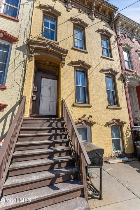 5 Myrtle Ave, Albany, NY 12202