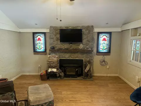 Living - 531 Sullivan Way, Cambridge, NY 12816 photo 1 of 2