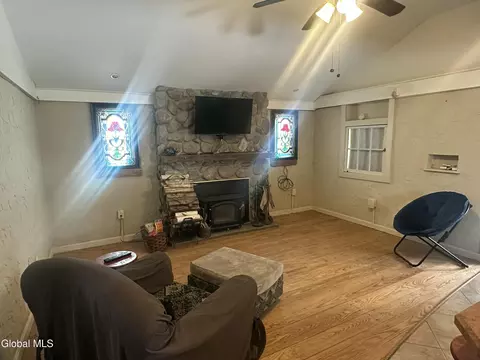 Living - 531 Sullivan Way, Cambridge, NY 12816 photo 2 of 2