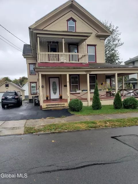 34 3rd Ave, Gloversville, NY 12078