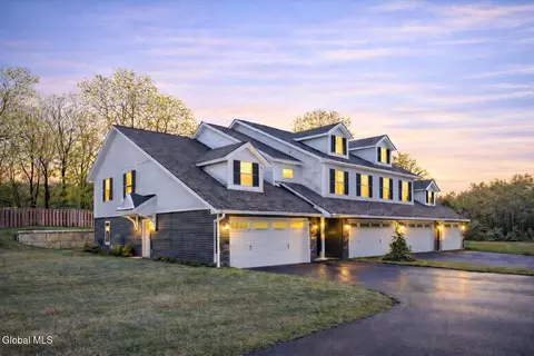 26 Arcadia Ct, Ballston Spa, NY 12020