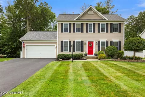 20 Goldfield Ln, Rexford, NY 12148