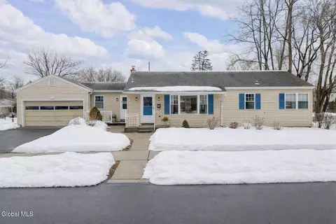 27 Croswell St, Albany, NY 12206