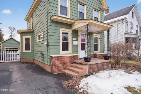 221 1st St, Scotia, NY 12302