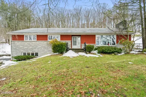 14417 Us Route 9w, Ravena, NY 12143
